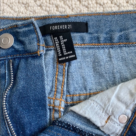 Forever 21 Star shorts - Picture 2 of 4